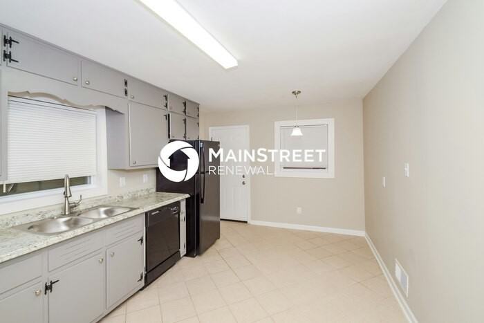 428 18th Ct Nw - Photo 6 of 17