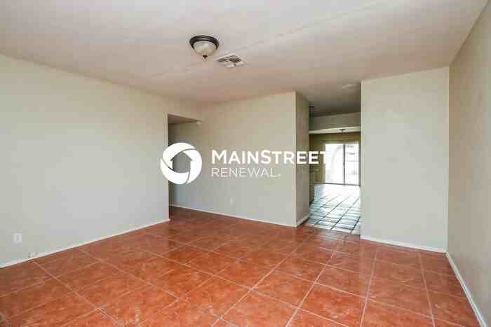 3733 W Cypress St - Photo 4 of 16