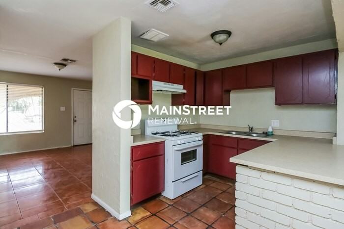 3733 W Cypress St - Photo 6 of 16