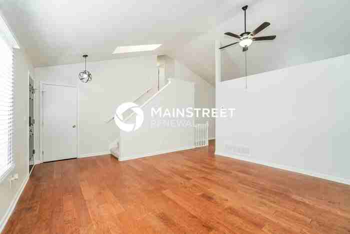 4008 Thompson Ave - Photo 5 of 20