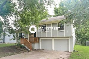 featured image of 104 E Frank St