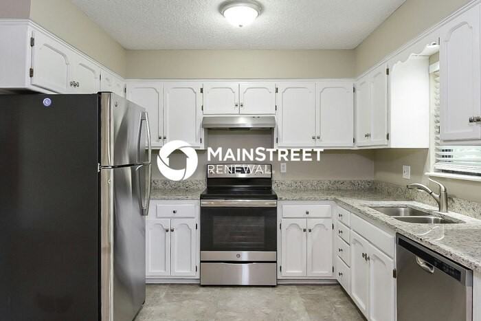 104 E Frank St - Photo 6 of 17