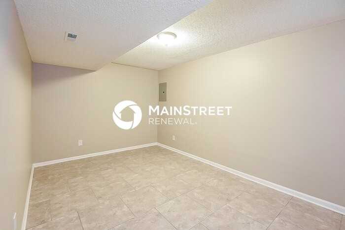 104 E Frank St - Photo 7 of 17