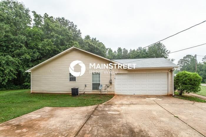 159 Livingston Ln - Photo 2 of 17