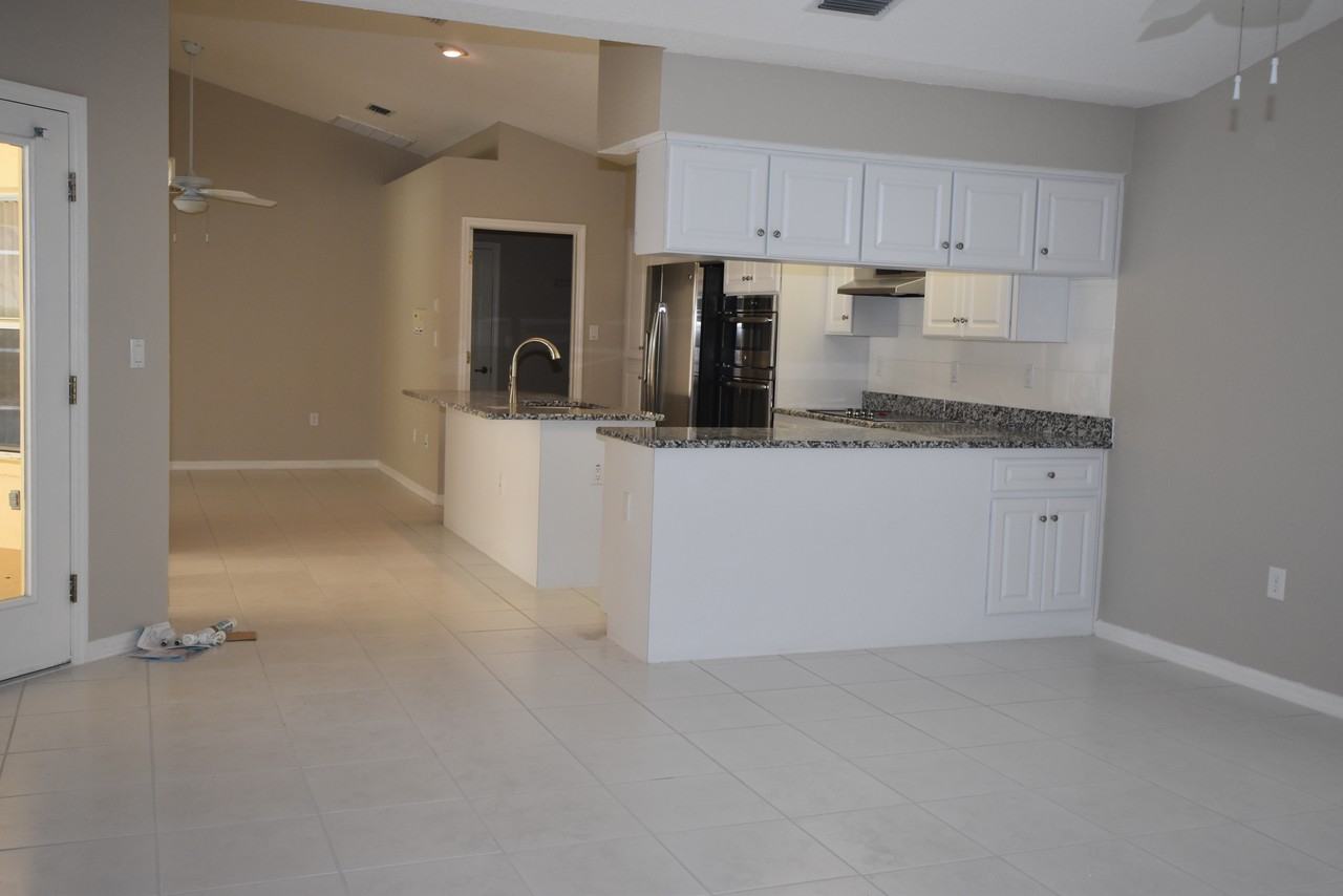 30215 Laurelwood Ln - Photo 3 of 16