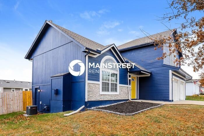 845 Sw Country Hill Dr - Photo 2 of 18