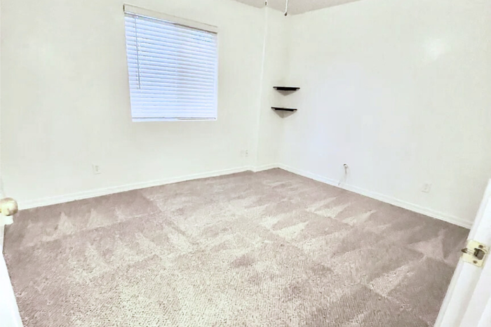 2324 W Lone Cactus Dr #11 - Photo 7 of 7