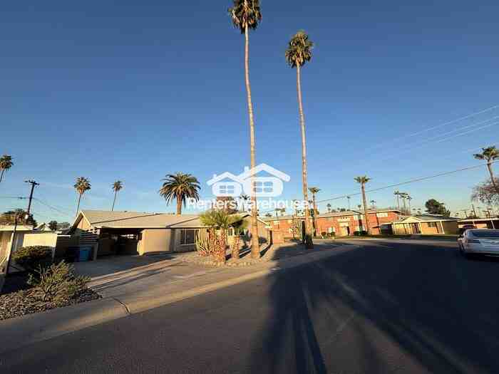 1702 W Coolidge St - Photo 4 of 50