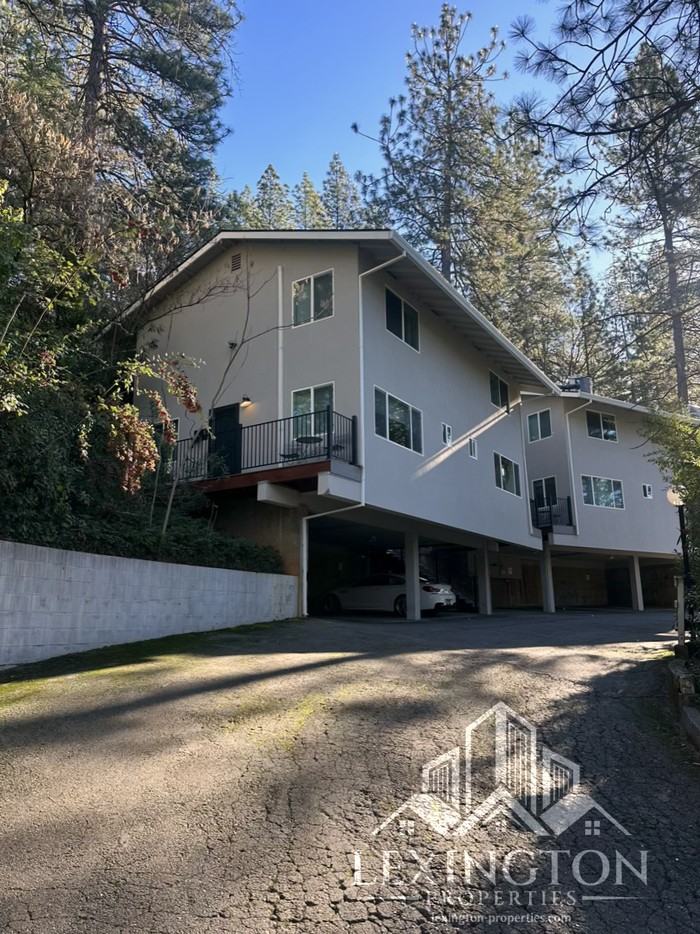 1801 Cardinal Dr #EH - Photo 2 of 24