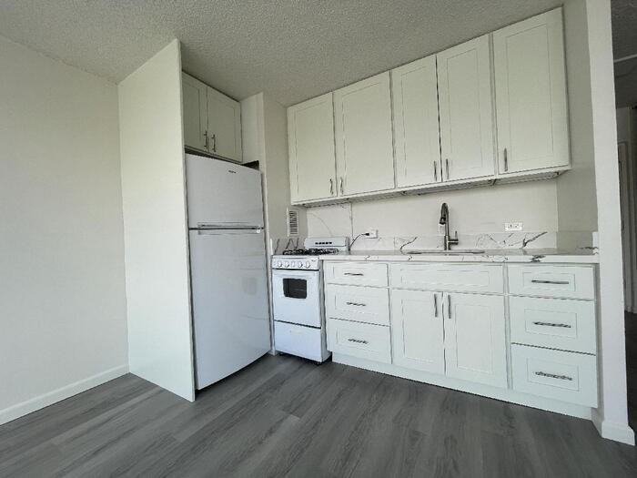 1550 Punahou St #1006 - Photo 3 of 5