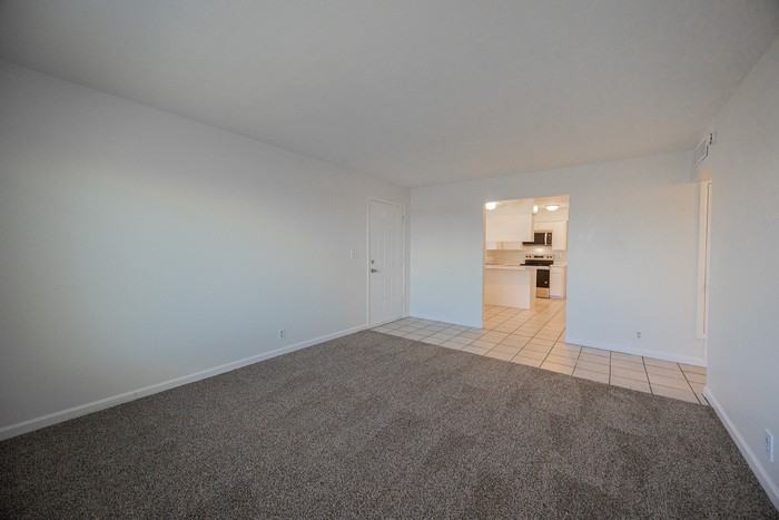 1108 N Wedgewood Dr - Photo 7 of 23