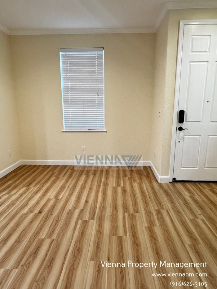 829 Courtyards Loop - Photo 3 of 45