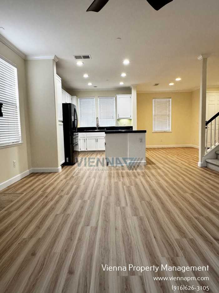 829 Courtyards Loop - Photo 6 of 45