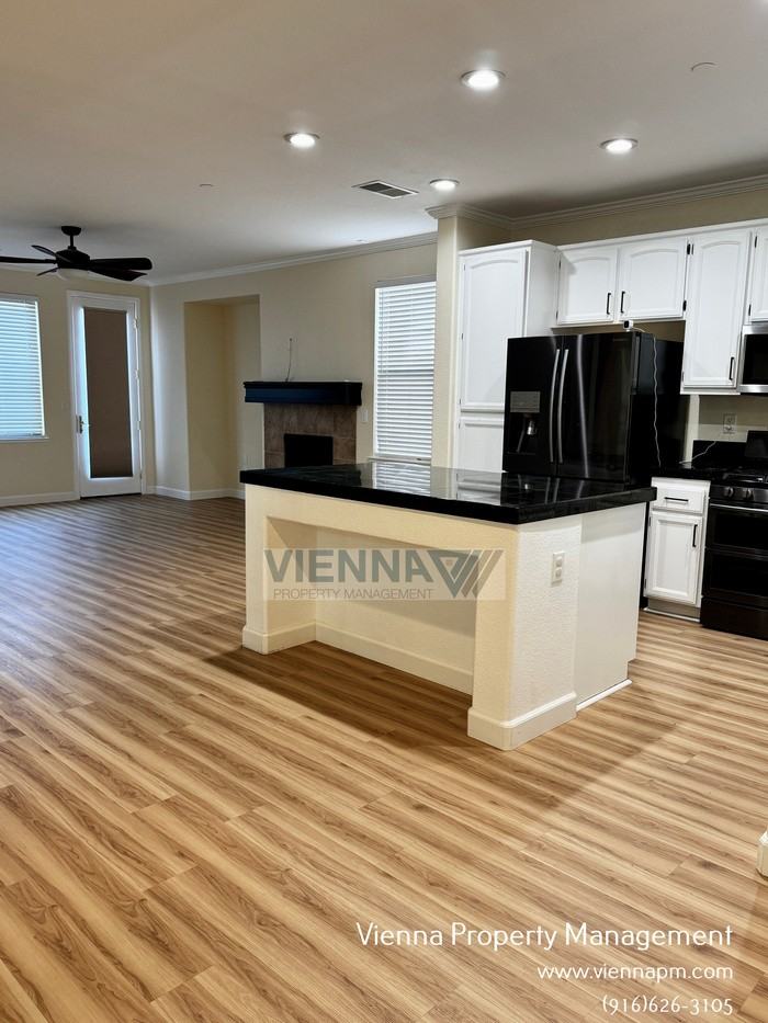 829 Courtyards Loop - Photo 7 of 45