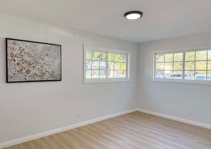 1206 S Towner St - Photo 2 of 32