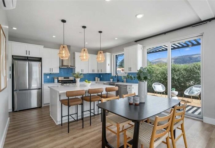 3059 Rockview Pl - Photo 6 of 31