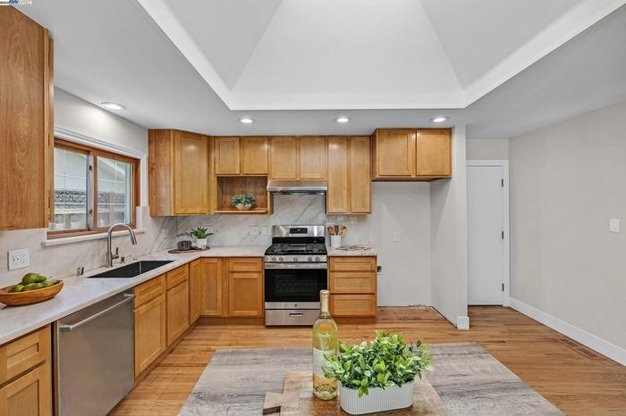 5041 Golden Rd - Photo 4 of 32