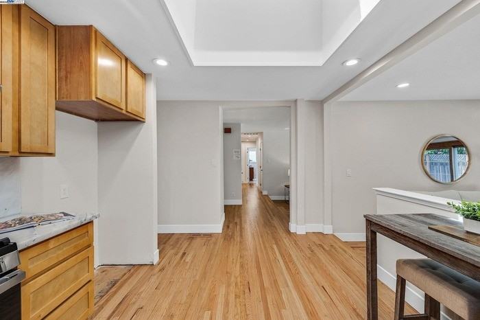 5041 Golden Rd - Photo 6 of 32