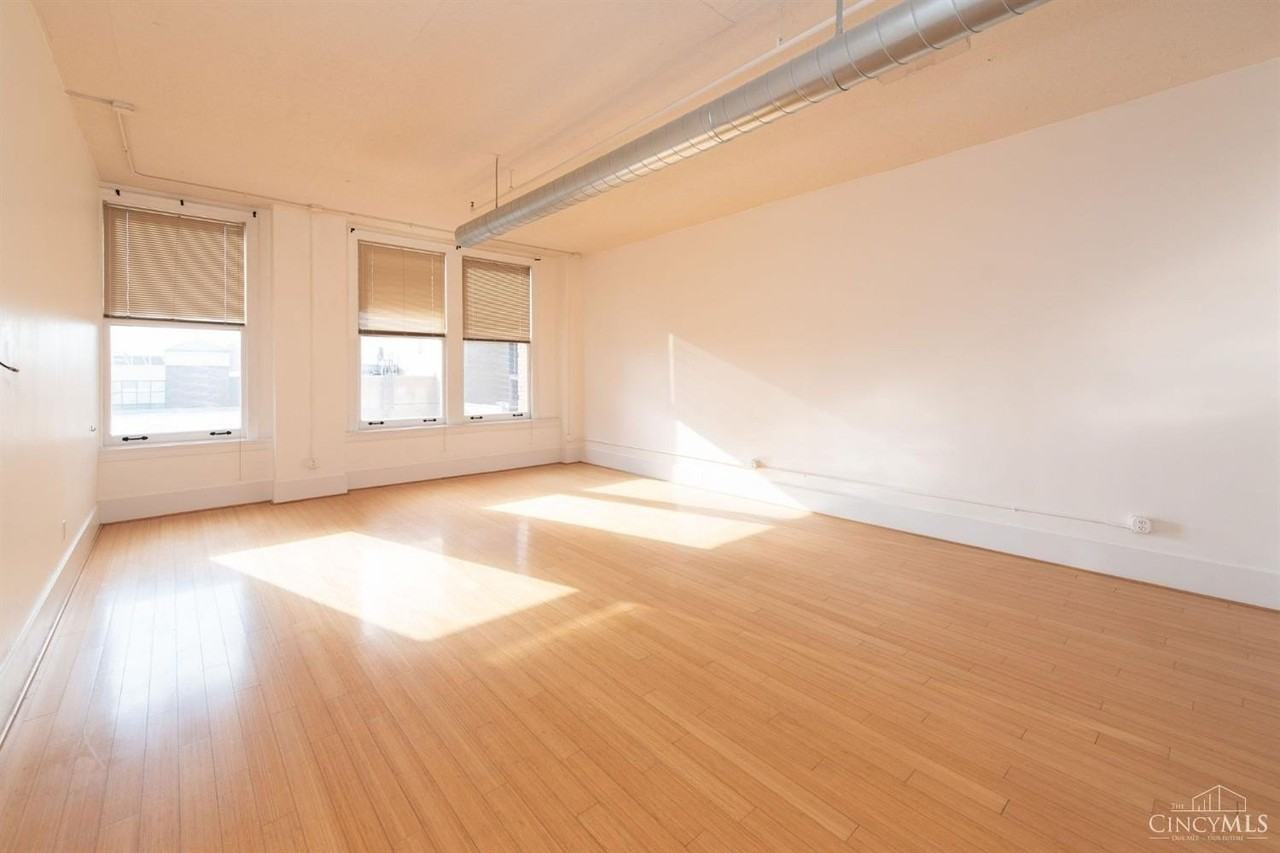 18 E 4th St Unit 501 #501 - Photo 5 of 33