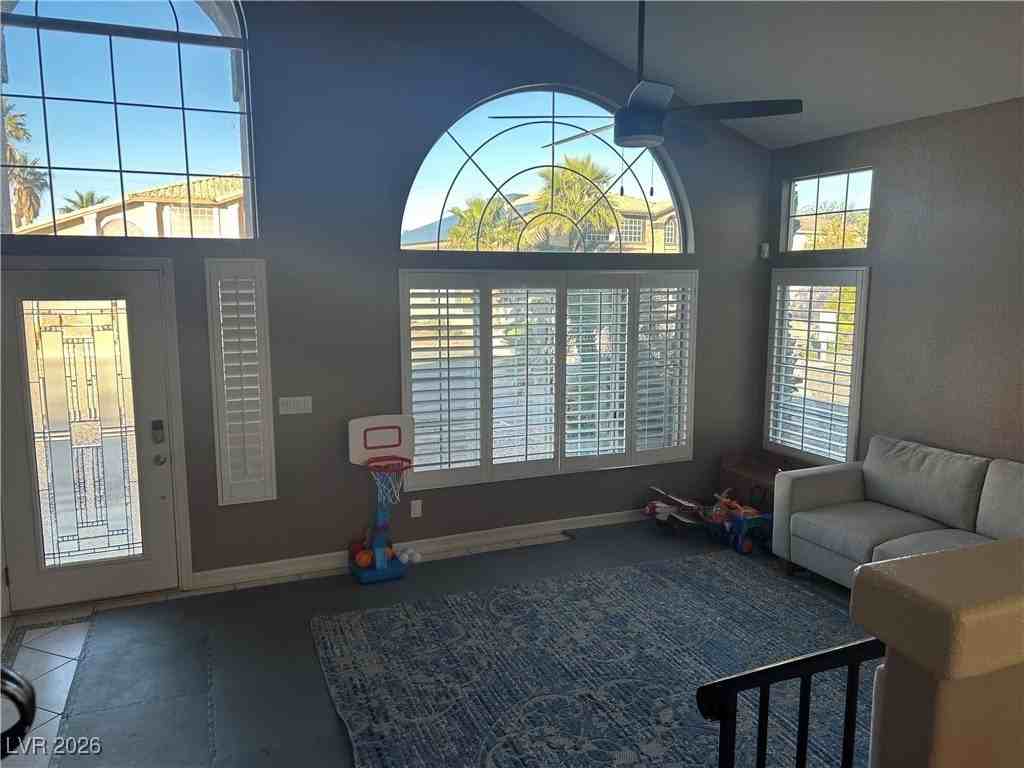 8696 Ivy Glen Cir - Photo 4 of 44