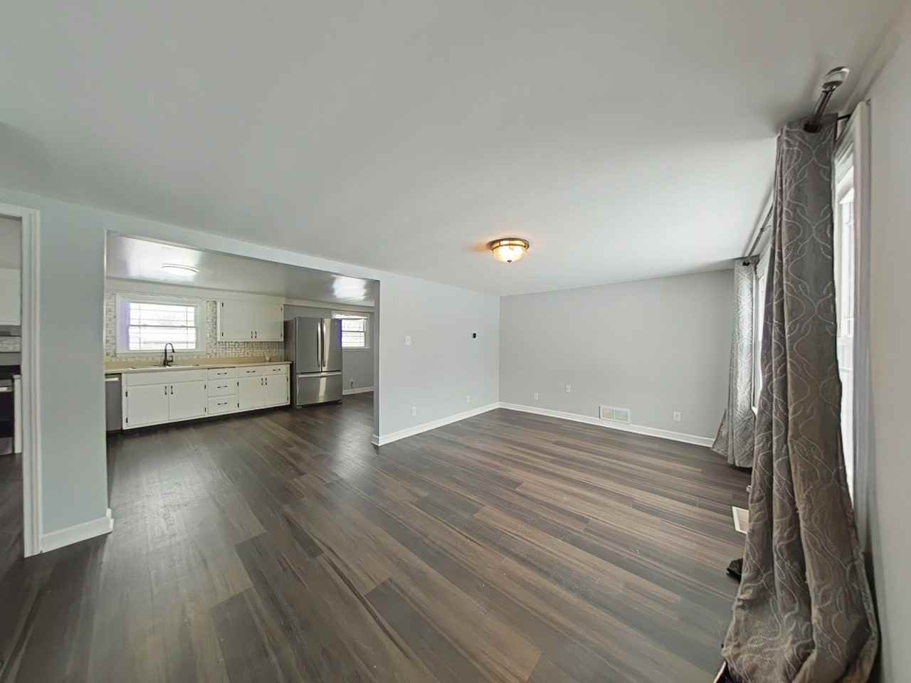 19136 Jacquie Ave - Photo 4 of 11