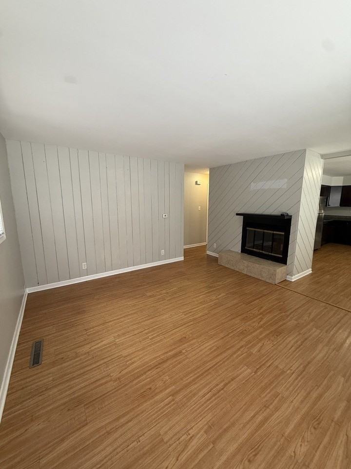 803 Dorman Dr - Photo 2 of 8