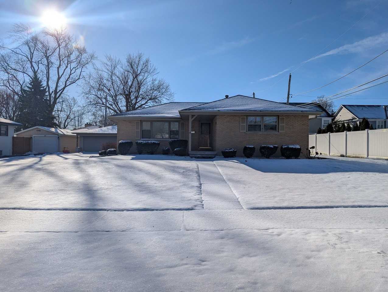 503 Lake Ave - Photo 2 of 13