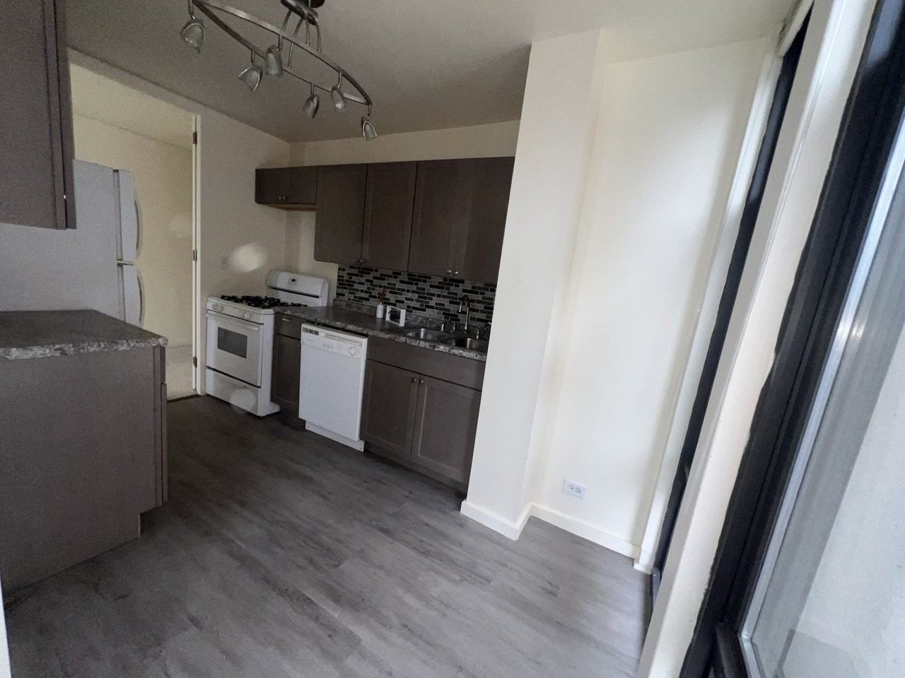 6700 S South Shore Dr Apt 2g #2G - Photo 6 of 25