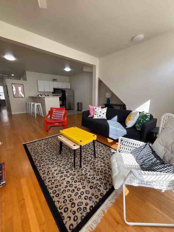 2122 W Huron St Apt 1 #1 - Photo 7 of 15