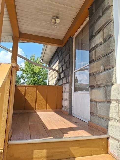 627 Douglas Ave - Photo 4 of 5