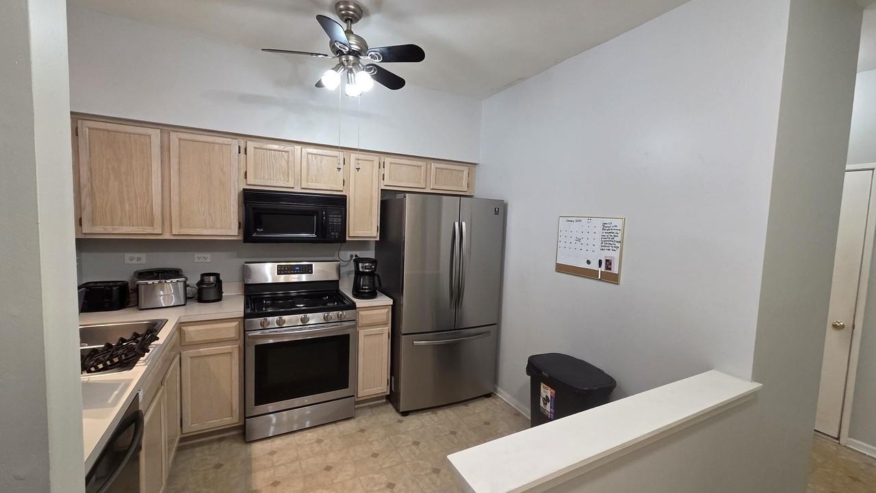 237 Camel Bend Ct Unit 2 #2 - Photo 3 of 12