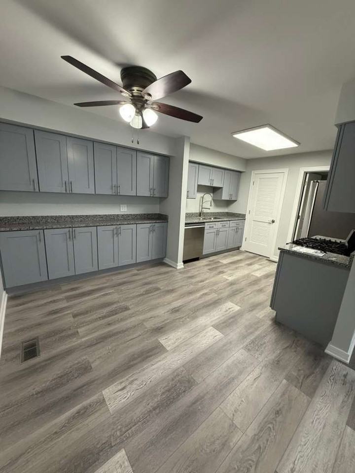 1311 Kingsbury Dr Unit E #E - Photo 4 of 16