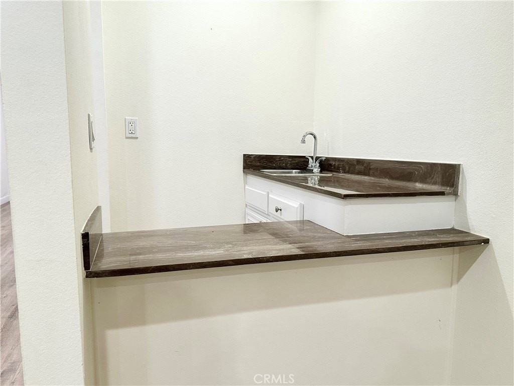 1433 S Beverly Dr - Photo 7 of 33