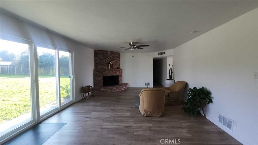 6016 Ashwood St - Photo 4 of 20