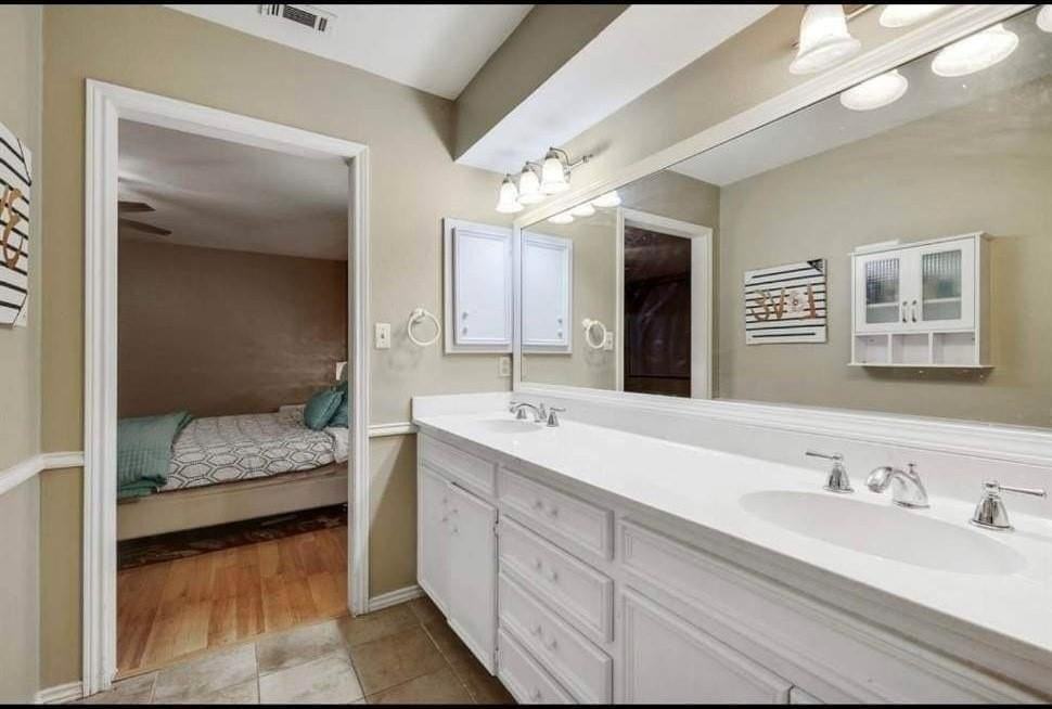 2213 Woodcreek #A - Photo 5 of 13