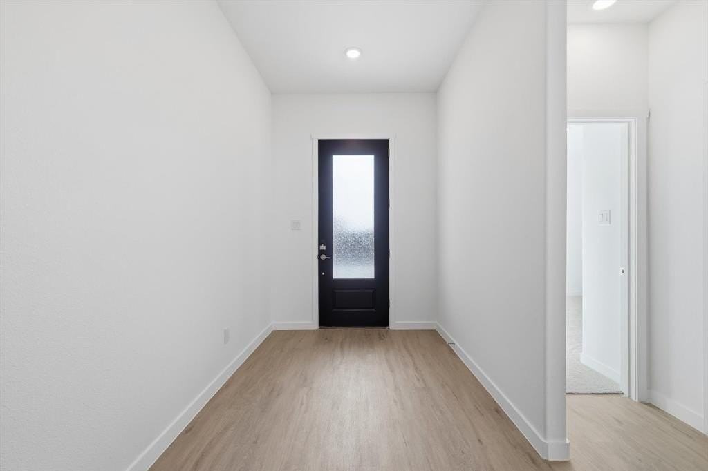 1604 Adams Dr - Photo 4 of 31