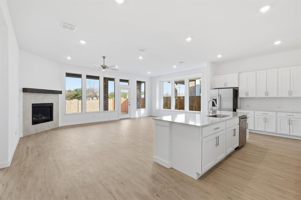 1604 Adams Dr - Photo 5 of 31