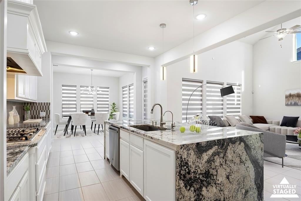 13652 Beacon Crest Ln - Photo 2 of 40