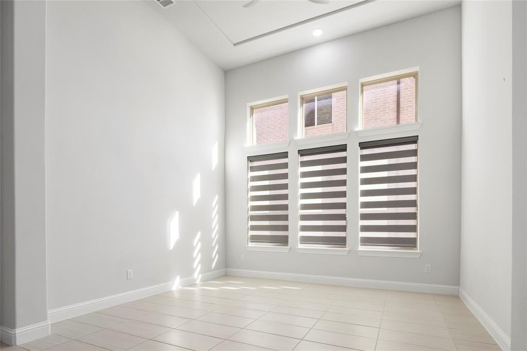 13652 Beacon Crest Ln - Photo 7 of 40