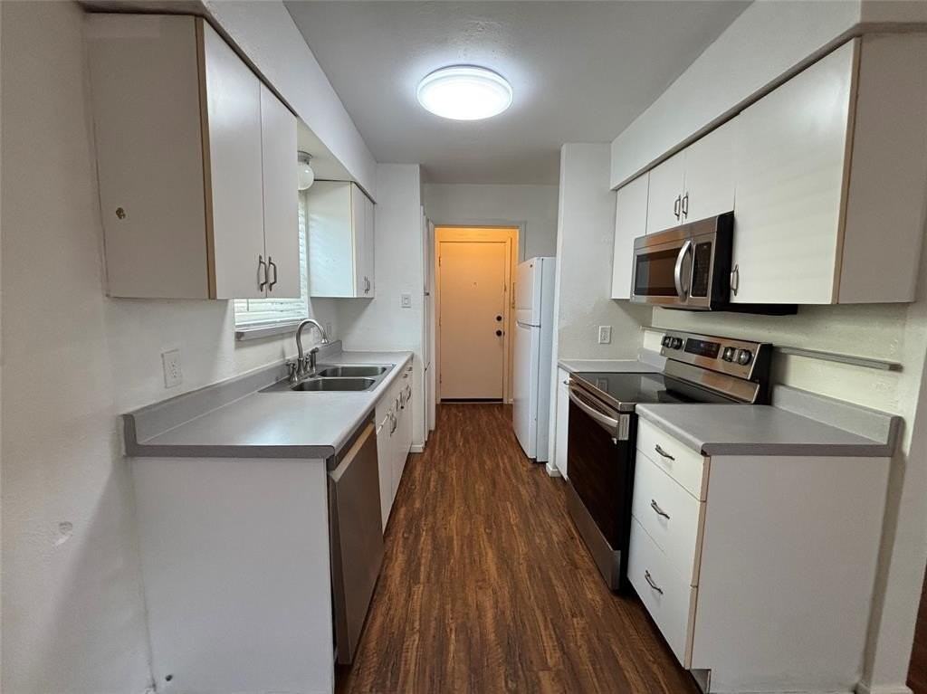 1237 N Knowles Dr - Photo 3 of 17