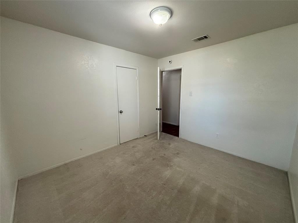 1237 N Knowles Dr - Photo 7 of 17