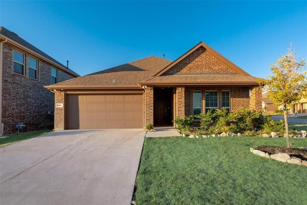 761 Jamestown Ln - Photo 2 of 26