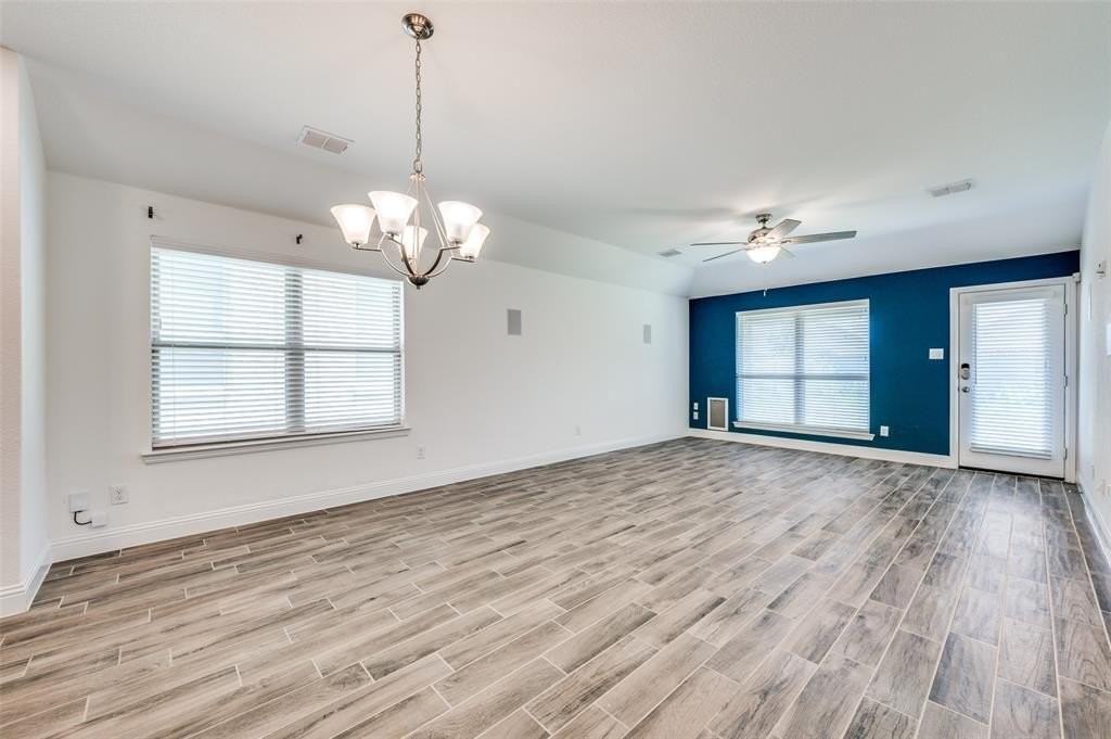 7025 Trailhead St - Photo 5 of 25