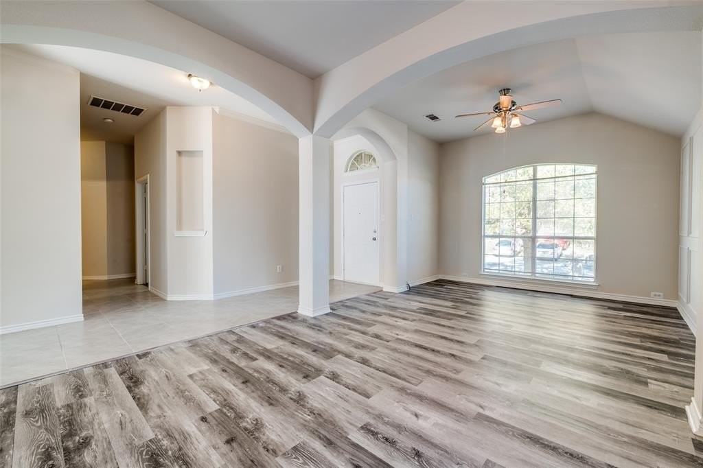 1607 Monte Carlo Dr - Photo 5 of 34