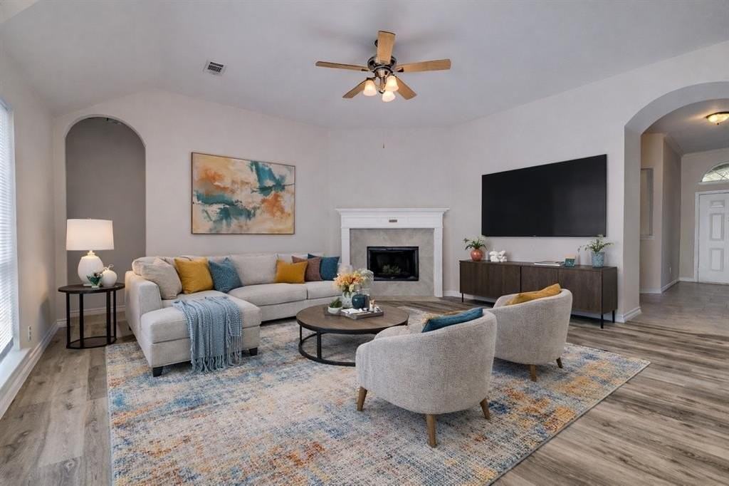 1607 Monte Carlo Dr - Photo 7 of 34