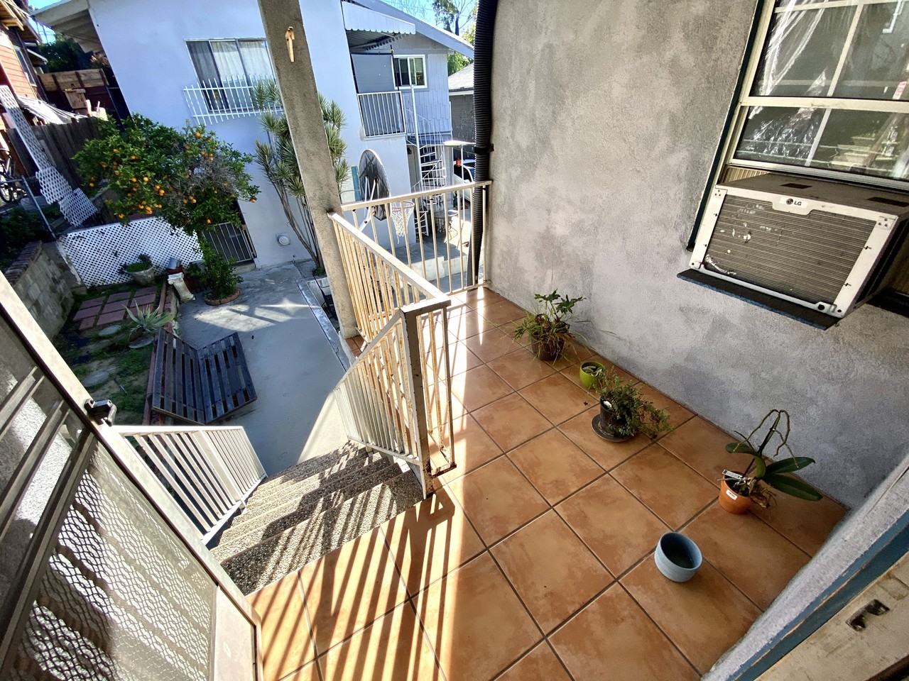 1653 1/2 Maltman Avenue - Photo 2 of 16