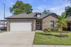 featured image of 121 W Morton St