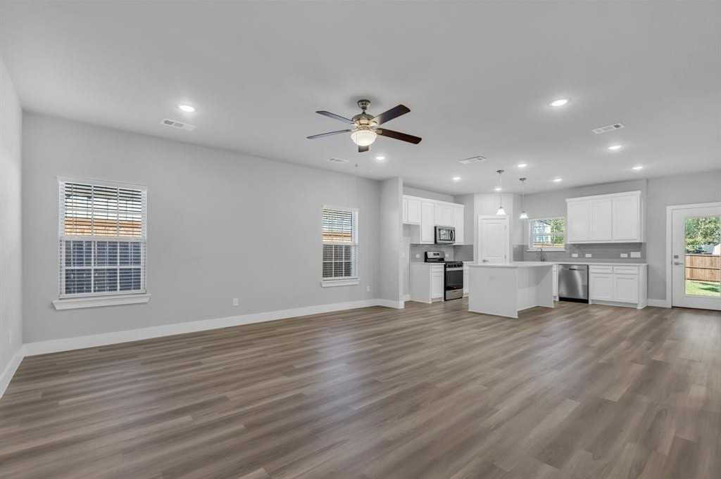 121 W Morton St - Photo 7 of 28