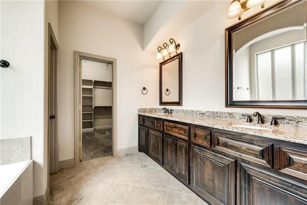 1589 Trowbridge Cir - Photo 5 of 17