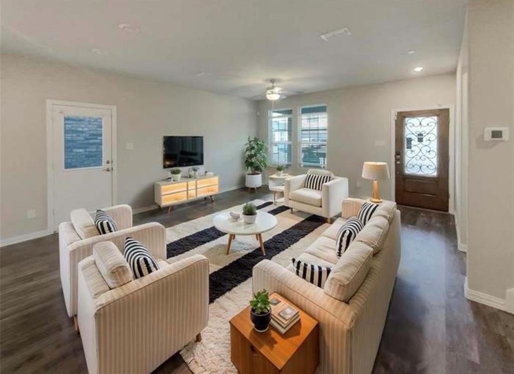 4010 Saddlehorn Way - Photo 2 of 8